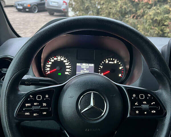 Синий Мерседес Sprinter, объемом двигателя 2.99 л и пробегом 230 тыс. км за 42761 $, фото 25 на Automoto.ua