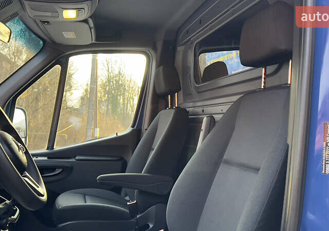 Синий Мерседес Sprinter, объемом двигателя 2.2 л и пробегом 252 тыс. км за 26474 $, фото 44 на Automoto.ua