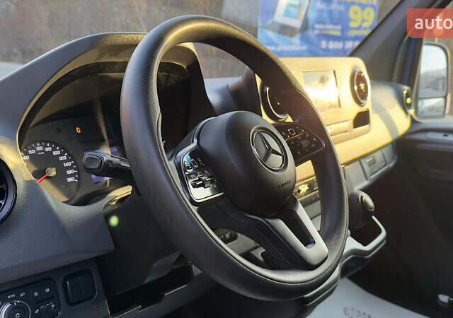 Синий Мерседес Sprinter, объемом двигателя 2.2 л и пробегом 252 тыс. км за 26474 $, фото 46 на Automoto.ua