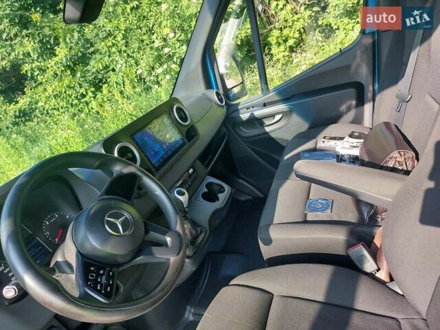 Синий Мерседес Sprinter, объемом двигателя 2.99 л и пробегом 275 тыс. км за 35468 $, фото 8 на Automoto.ua