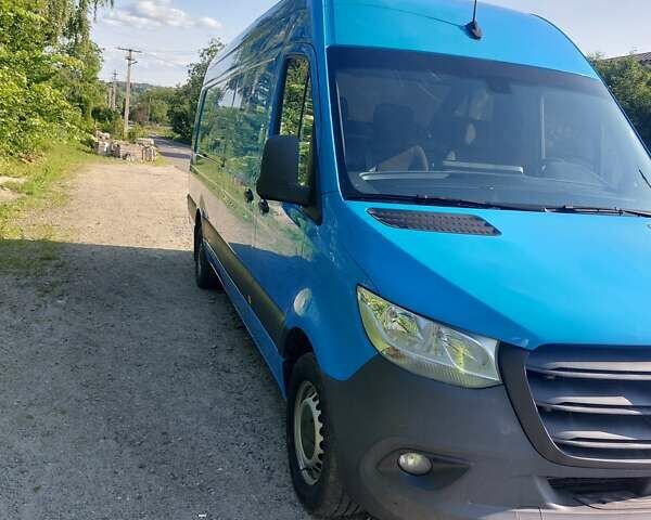 Синий Мерседес Sprinter, объемом двигателя 2.99 л и пробегом 275 тыс. км за 35468 $, фото 12 на Automoto.ua