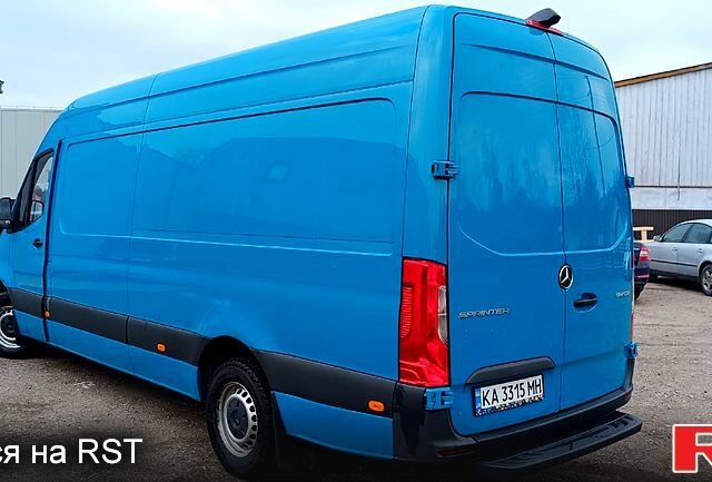 Синий Мерседес Sprinter, объемом двигателя 2.1 л и пробегом 237 тыс. км за 28000 $, фото 2 на Automoto.ua
