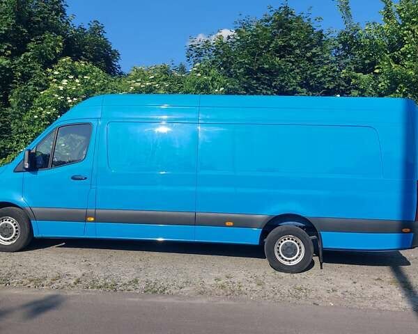 Синий Мерседес Sprinter, объемом двигателя 2.99 л и пробегом 275 тыс. км за 35468 $, фото 5 на Automoto.ua