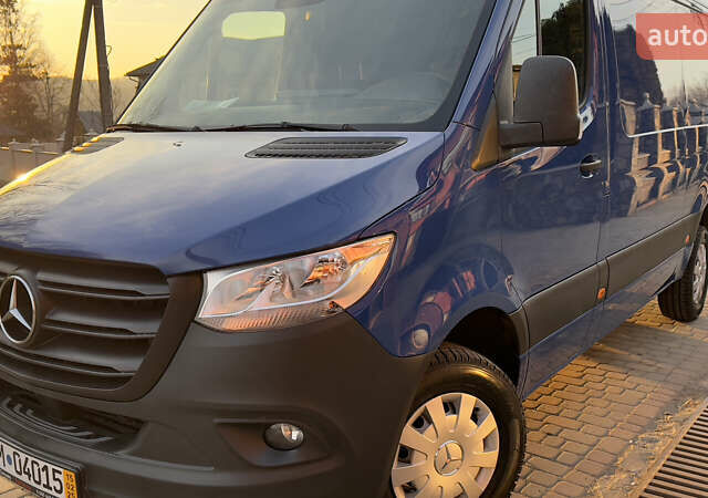 Синий Мерседес Sprinter, объемом двигателя 2.2 л и пробегом 252 тыс. км за 26474 $, фото 92 на Automoto.ua