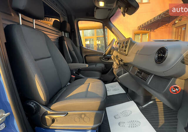 Синий Мерседес Sprinter, объемом двигателя 2.2 л и пробегом 252 тыс. км за 26800 $, фото 81 на Automoto.ua