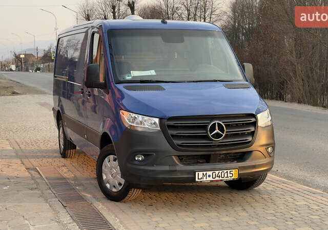 Синий Мерседес Sprinter, объемом двигателя 2.2 л и пробегом 252 тыс. км за 26474 $, фото 4 на Automoto.ua
