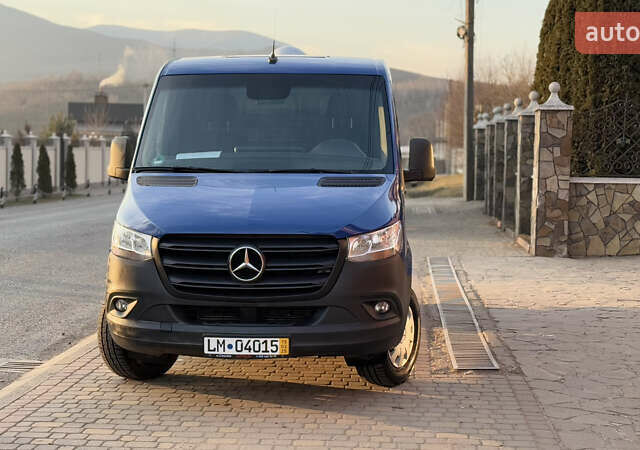 Синий Мерседес Sprinter, объемом двигателя 2.2 л и пробегом 252 тыс. км за 26474 $, фото 12 на Automoto.ua