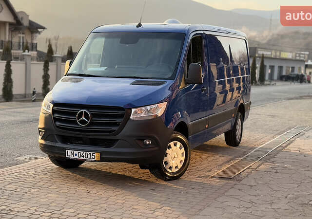 Синий Мерседес Sprinter, объемом двигателя 2.2 л и пробегом 252 тыс. км за 26800 $, фото 16 на Automoto.ua