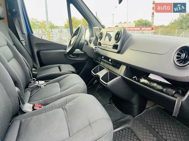 Синий Мерседес Sprinter, объемом двигателя 2.14 л и пробегом 220 тыс. км за 29000 $, фото 26 на Automoto.ua
