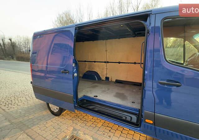Синий Мерседес Sprinter, объемом двигателя 2.2 л и пробегом 252 тыс. км за 26800 $, фото 39 на Automoto.ua