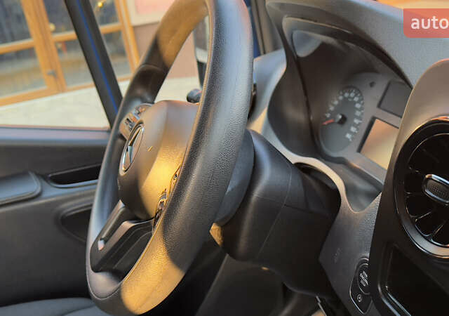 Синий Мерседес Sprinter, объемом двигателя 2.2 л и пробегом 252 тыс. км за 26474 $, фото 87 на Automoto.ua