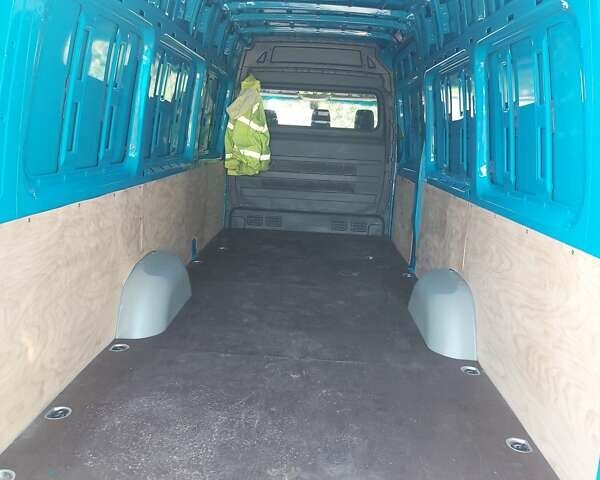 Синий Мерседес Sprinter, объемом двигателя 2.99 л и пробегом 275 тыс. км за 35468 $, фото 17 на Automoto.ua