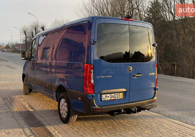 Синий Мерседес Sprinter, объемом двигателя 2.2 л и пробегом 252 тыс. км за 26474 $, фото 16 на Automoto.ua