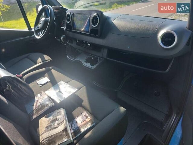 Синий Мерседес Sprinter, объемом двигателя 2.99 л и пробегом 275 тыс. км за 35468 $, фото 9 на Automoto.ua