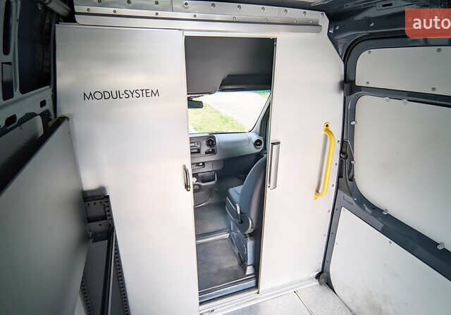 Синий Мерседес Sprinter, объемом двигателя 0 л и пробегом 33 тыс. км за 22268 $, фото 11 на Automoto.ua
