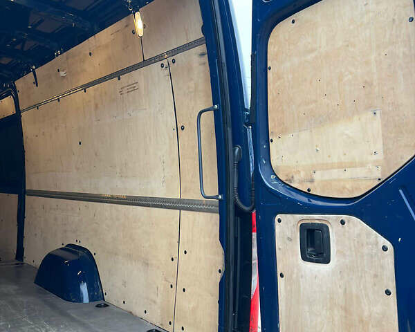Синий Мерседес Sprinter, объемом двигателя 2.99 л и пробегом 230 тыс. км за 42761 $, фото 15 на Automoto.ua