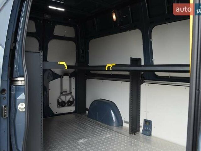 Синий Мерседес Sprinter, объемом двигателя 0 л и пробегом 31 тыс. км за 22620 $, фото 22 на Automoto.ua