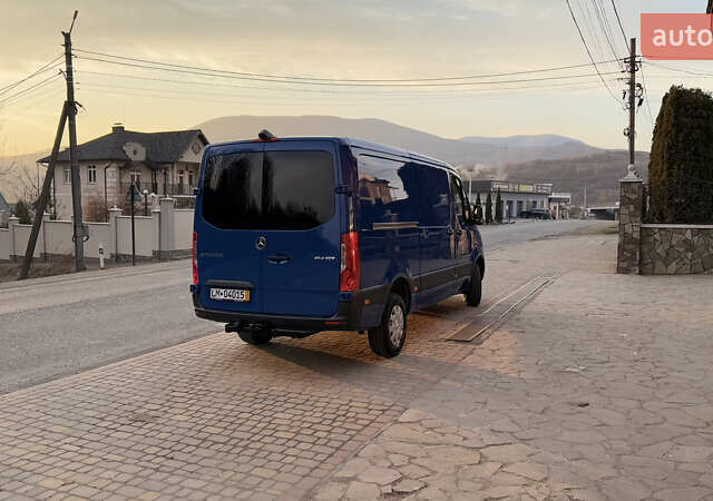 Синий Мерседес Sprinter, объемом двигателя 2.2 л и пробегом 252 тыс. км за 26474 $, фото 33 на Automoto.ua