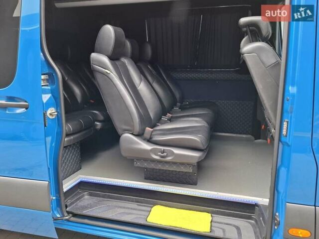Синий Мерседес Sprinter, объемом двигателя 2.14 л и пробегом 346 тыс. км за 35400 $, фото 4 на Automoto.ua