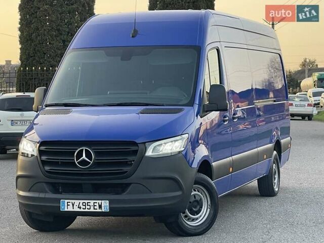 Синий Мерседес Sprinter, объемом двигателя 1.95 л и пробегом 296 тыс. км за 29550 $, фото 2 на Automoto.ua