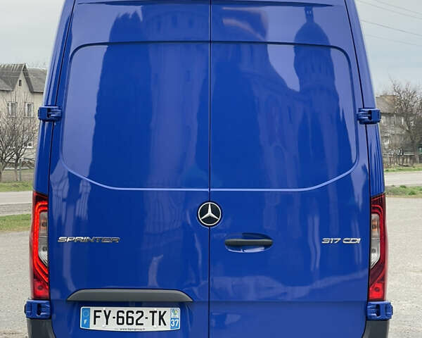 Синий Мерседес Sprinter, объемом двигателя 0 л и пробегом 300 тыс. км за 29999 $, фото 93 на Automoto.ua