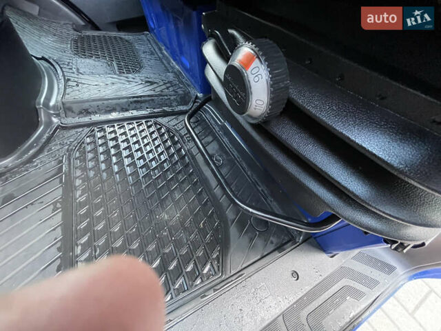 Синій Мерседес Sprinter, об'ємом двигуна 1.95 л та пробігом 296 тис. км за 25999 $, фото 26 на Automoto.ua