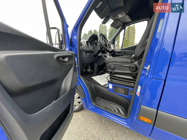 Синий Мерседес Sprinter, объемом двигателя 0 л и пробегом 300 тыс. км за 29999 $, фото 57 на Automoto.ua