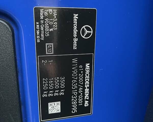 Синий Мерседес Sprinter, объемом двигателя 1.95 л и пробегом 296 тыс. км за 29550 $, фото 65 на Automoto.ua