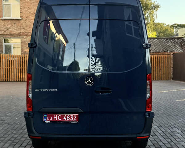 Синий Мерседес Sprinter, объемом двигателя 2.2 л и пробегом 50 тыс. км за 33022 $, фото 6 на Automoto.ua