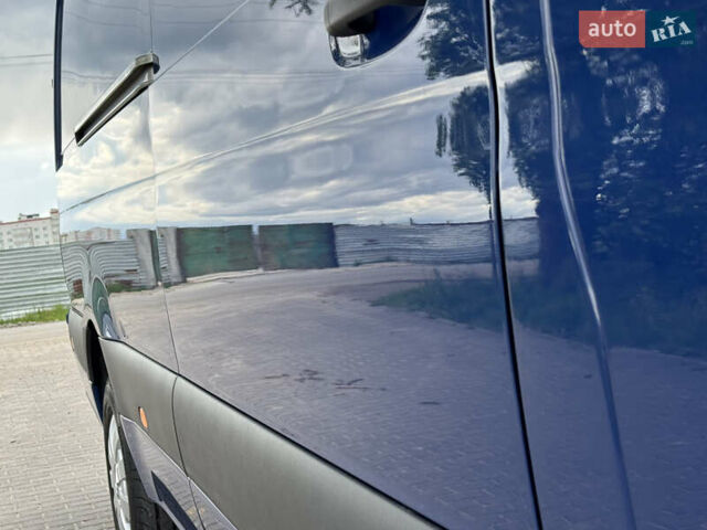 Синий Мерседес Sprinter, объемом двигателя 0 л и пробегом 275 тыс. км за 31900 $, фото 63 на Automoto.ua