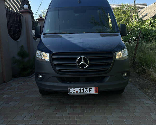 Синий Мерседес Sprinter, объемом двигателя 2.2 л и пробегом 264 тыс. км за 33431 $, фото 1 на Automoto.ua