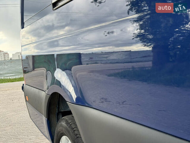 Синий Мерседес Sprinter, объемом двигателя 0 л и пробегом 275 тыс. км за 31900 $, фото 64 на Automoto.ua