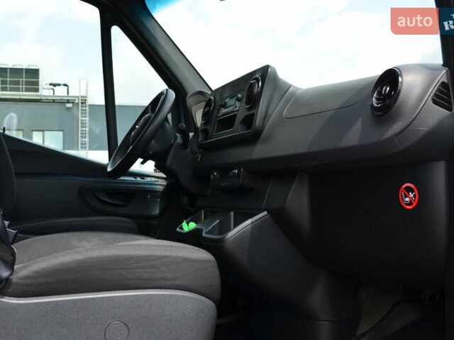 Синий Мерседес Sprinter, объемом двигателя 0 л и пробегом 23 тыс. км за 23200 $, фото 16 на Automoto.ua