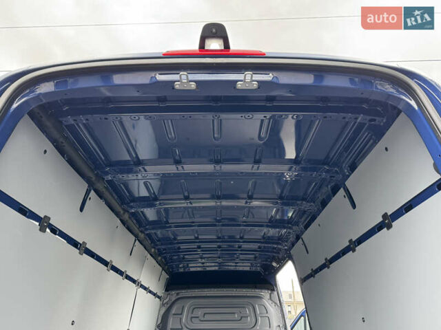 Синий Мерседес Sprinter, объемом двигателя 0 л и пробегом 275 тыс. км за 31900 $, фото 56 на Automoto.ua