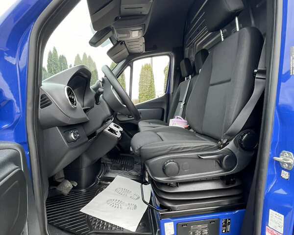 Синий Мерседес Sprinter, объемом двигателя 0 л и пробегом 300 тыс. км за 29999 $, фото 58 на Automoto.ua
