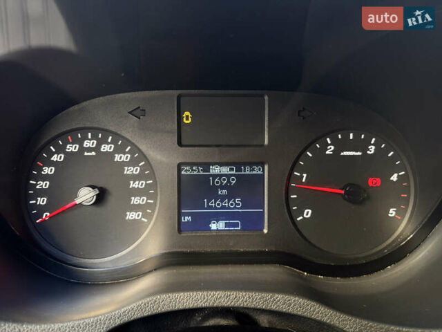Синий Мерседес Sprinter, объемом двигателя 2.2 л и пробегом 146 тыс. км за 24863 $, фото 18 на Automoto.ua