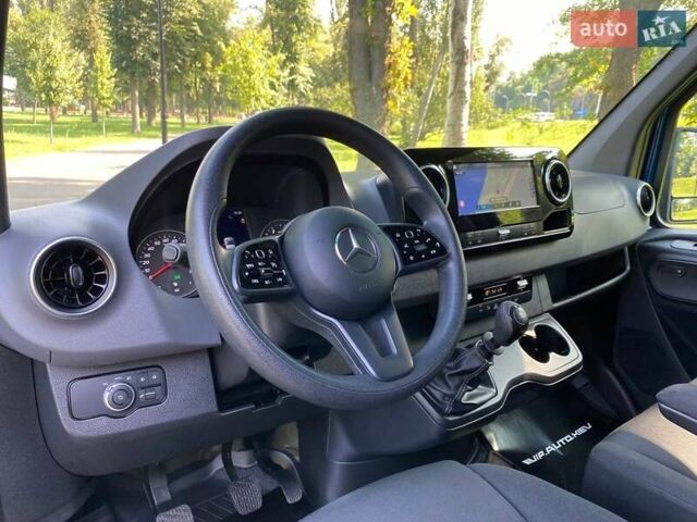 Синий Мерседес Sprinter, объемом двигателя 1.95 л и пробегом 190 тыс. км за 28800 $, фото 15 на Automoto.ua