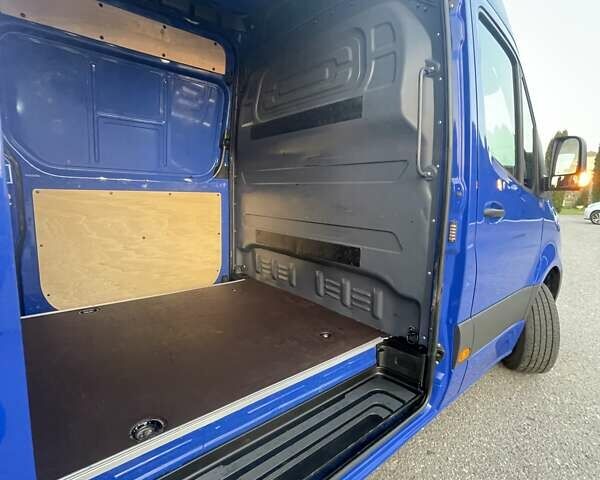 Синий Мерседес Sprinter, объемом двигателя 1.95 л и пробегом 296 тыс. км за 29550 $, фото 43 на Automoto.ua