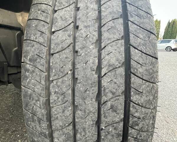 Синий Мерседес Sprinter, объемом двигателя 1.95 л и пробегом 296 тыс. км за 29550 $, фото 40 на Automoto.ua