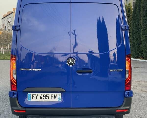 Синий Мерседес Sprinter, объемом двигателя 1.95 л и пробегом 296 тыс. км за 29550 $, фото 18 на Automoto.ua