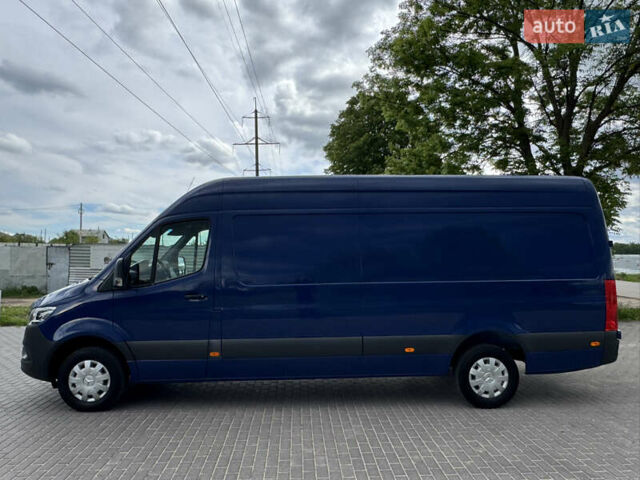 Синий Мерседес Sprinter, объемом двигателя 0 л и пробегом 275 тыс. км за 31900 $, фото 4 на Automoto.ua