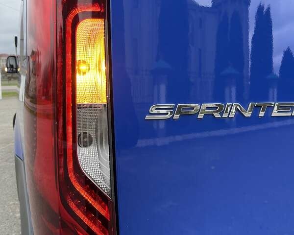 Синій Мерседес Sprinter, об'ємом двигуна 0 л та пробігом 300 тис. км за 31500 $, фото 22 на Automoto.ua