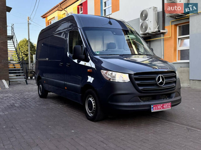 Синий Мерседес Sprinter, объемом двигателя 2.2 л и пробегом 50 тыс. км за 33022 $, фото 2 на Automoto.ua