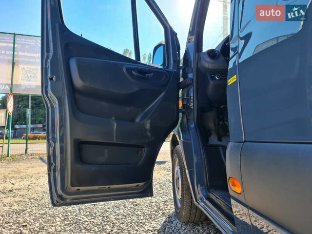 Синий Мерседес Sprinter, объемом двигателя 2.2 л и пробегом 50 тыс. км за 30000 $, фото 8 на Automoto.ua