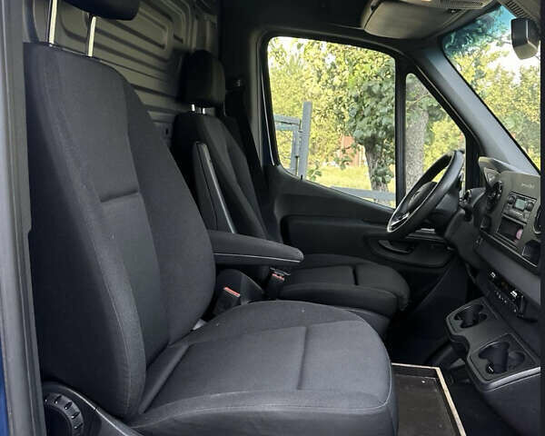 Синий Мерседес Sprinter, объемом двигателя 1.95 л и пробегом 264 тыс. км за 29900 $, фото 3 на Automoto.ua
