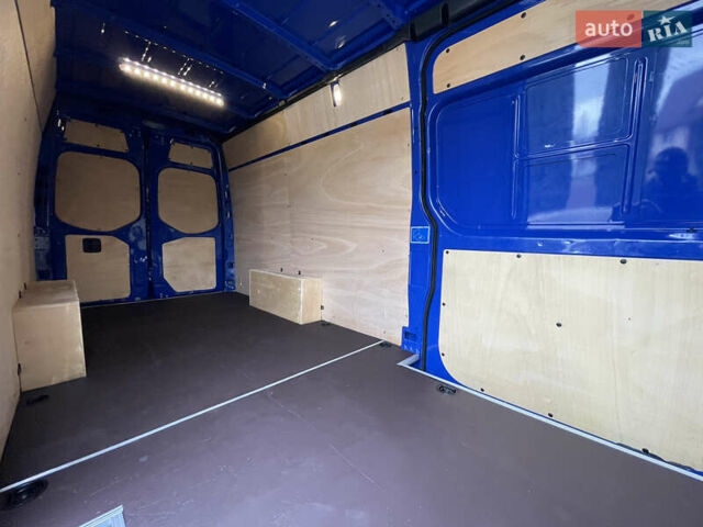 Синий Мерседес Sprinter, объемом двигателя 0 л и пробегом 300 тыс. км за 29999 $, фото 103 на Automoto.ua