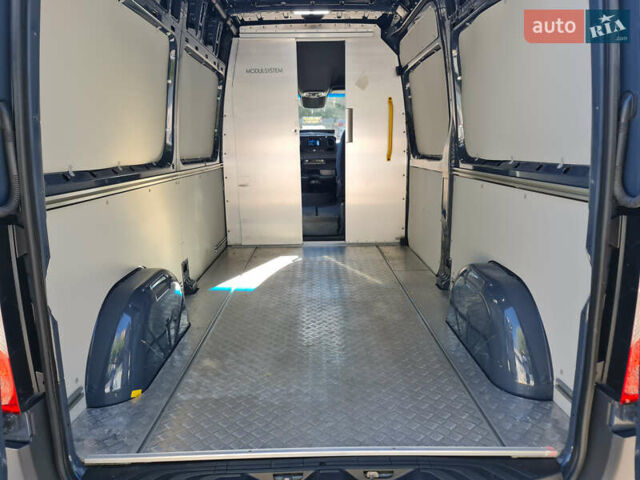 Синий Мерседес Sprinter, объемом двигателя 2.2 л и пробегом 50 тыс. км за 30000 $, фото 6 на Automoto.ua