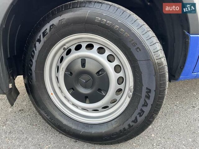 Синий Мерседес Sprinter, объемом двигателя 1.95 л и пробегом 296 тыс. км за 29550 $, фото 7 на Automoto.ua