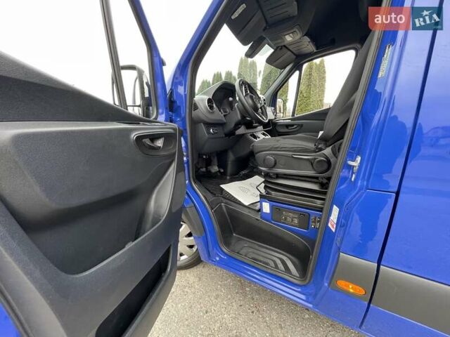 Синій Мерседес Sprinter, об'ємом двигуна 0 л та пробігом 300 тис. км за 31500 $, фото 57 на Automoto.ua