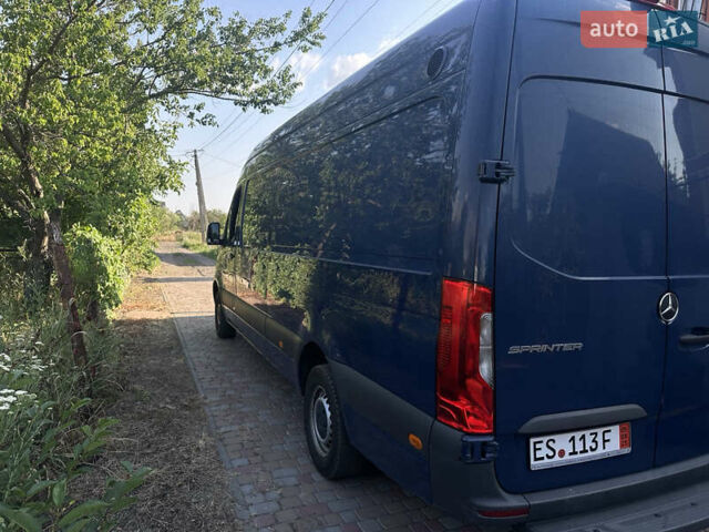 Синий Мерседес Sprinter, объемом двигателя 2.2 л и пробегом 264 тыс. км за 33431 $, фото 5 на Automoto.ua